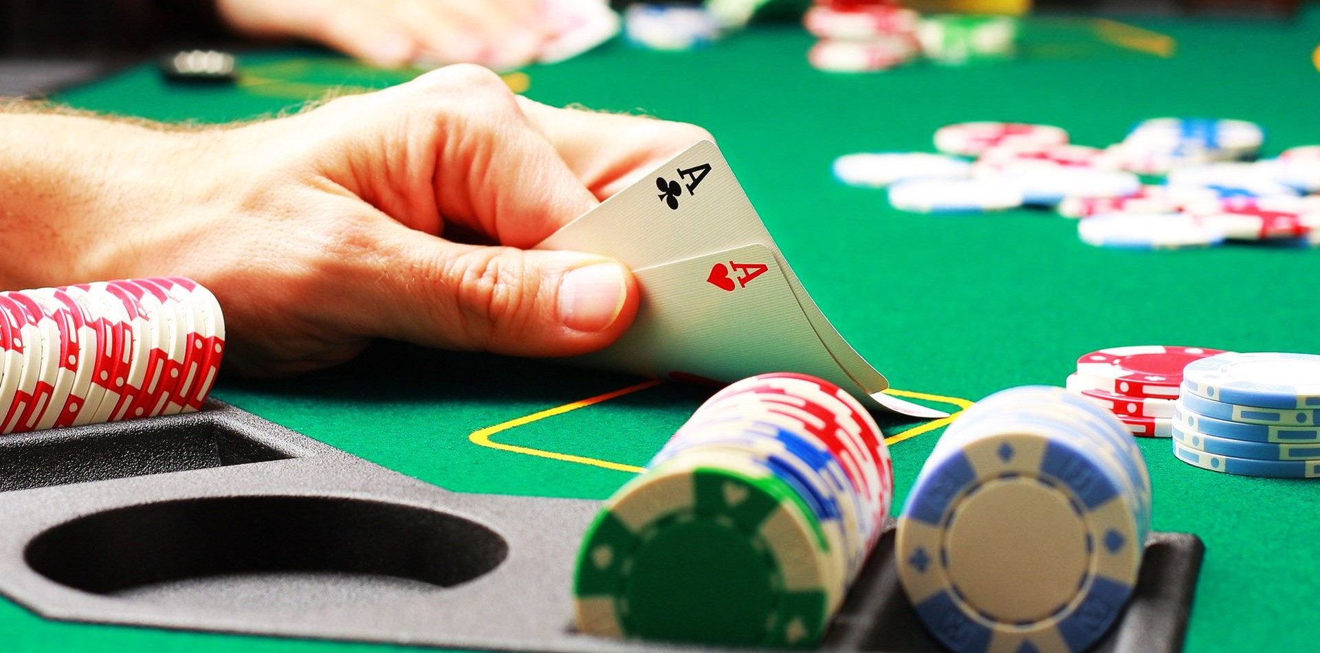 Tổng hợp 10 mẹo chơi Poker giỏi từ các cao thủ hàng đầu