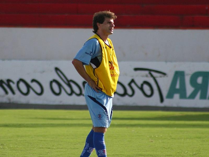 Cầu thủ ghi nhiều bàn thắng nhất: Túlio Maravilha