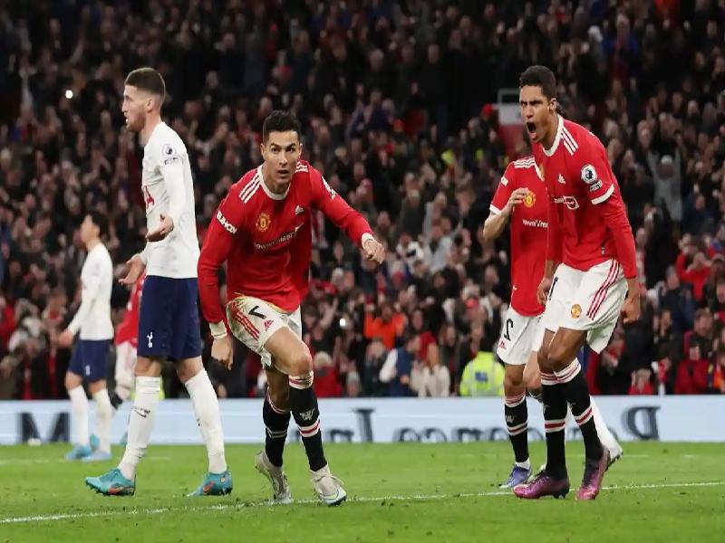 Man Utd hạ Tottenham nhờ hat-trick của Ronaldo - VnExpress Thể thao